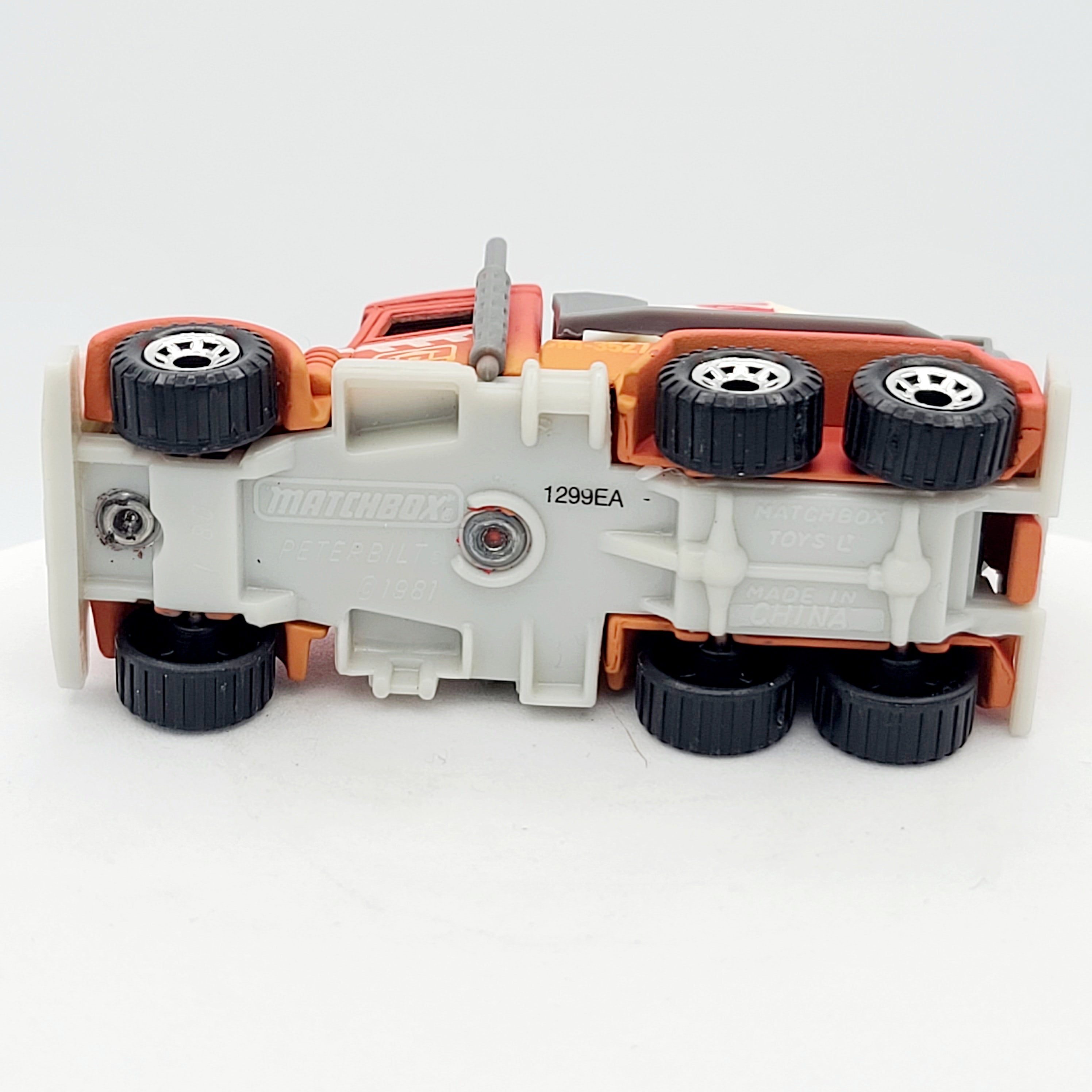 Matchbox Peterbilt i80 Cement Truck (1999 MBX Basic 1-75)